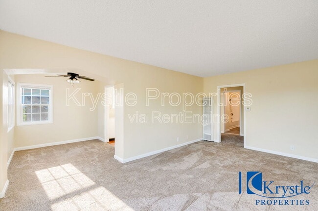 Building Photo - 218 Steffan St