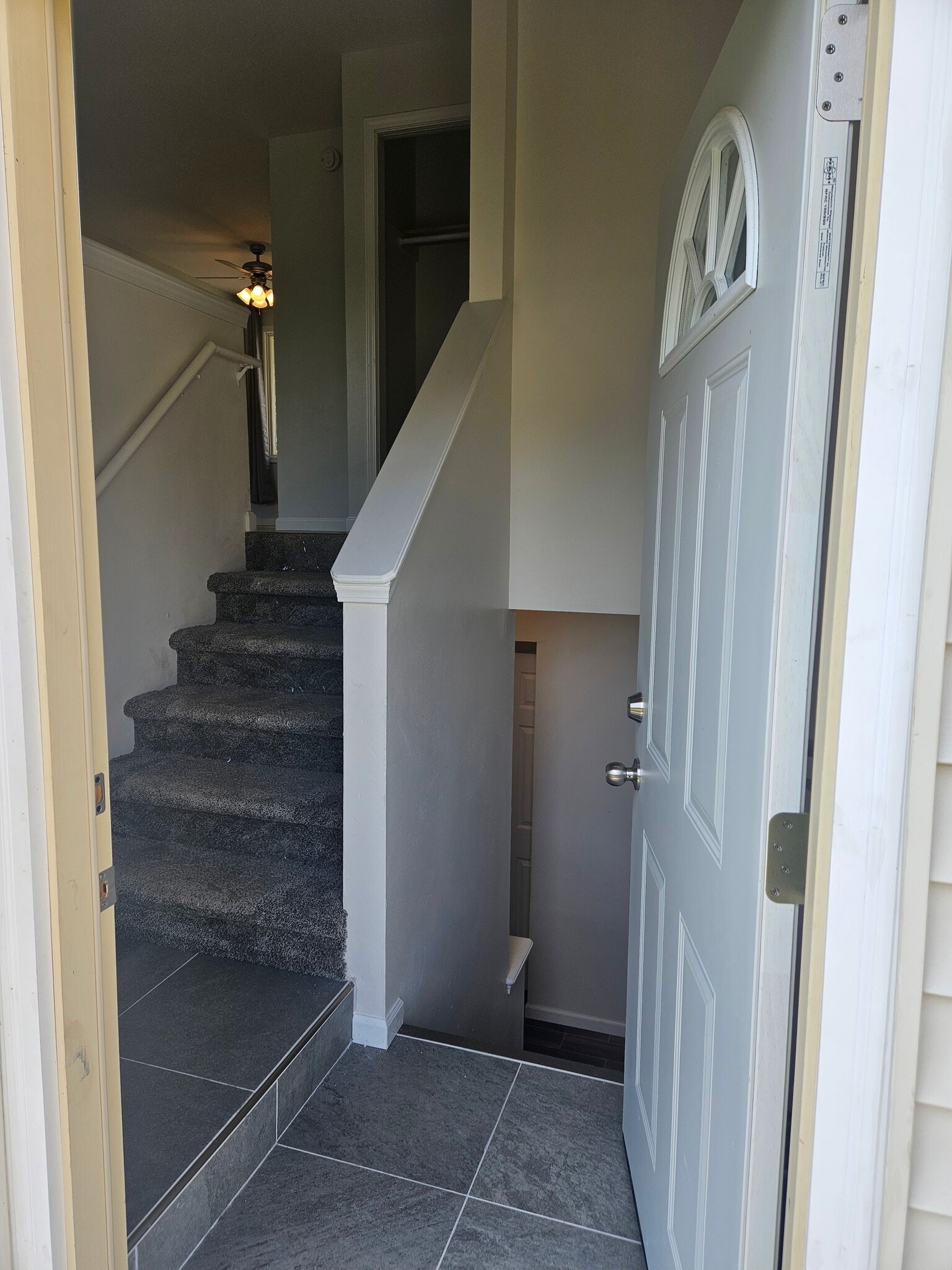 Entryway - 923 Norwood Rd