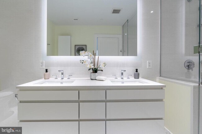 Building Photo - 2501 M St NW