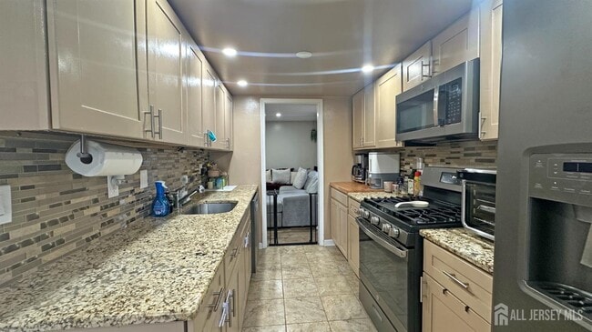 Building Photo - 8 Cosgrove Ct