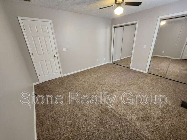 Building Photo - 4874 Pine Ridge Ct