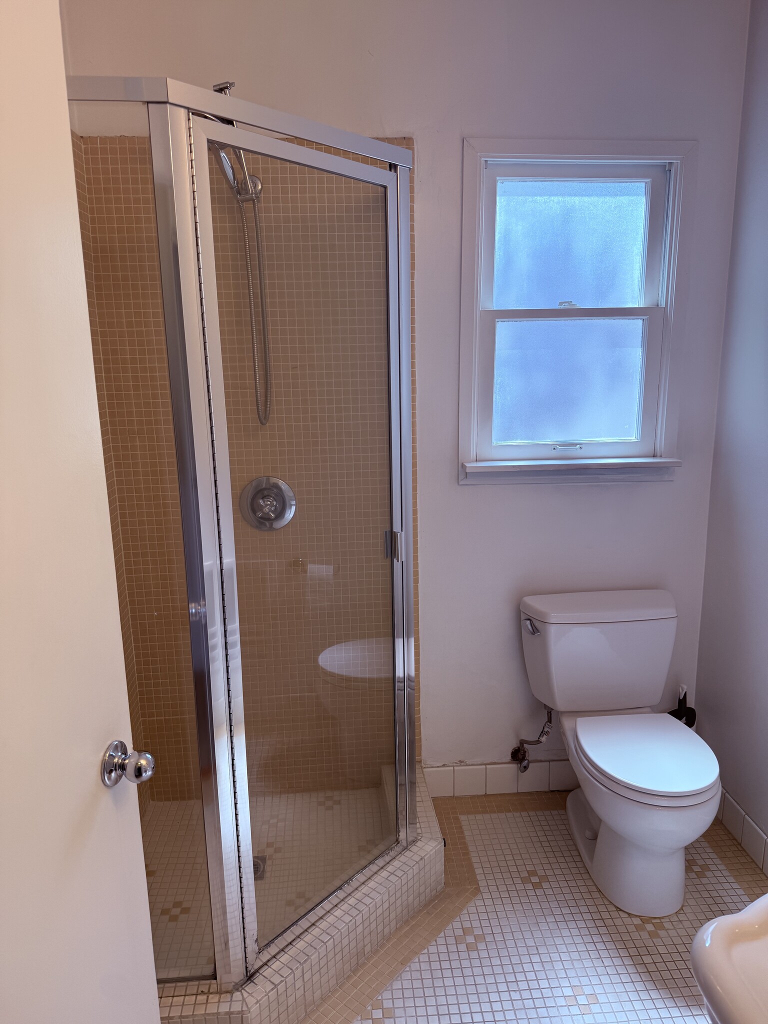 Building Photo - 1023 S Stanley Ave