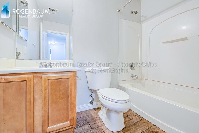 Building Photo - 45047 Bahia Dr