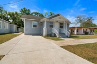 Building Photo - 336 W 18th St