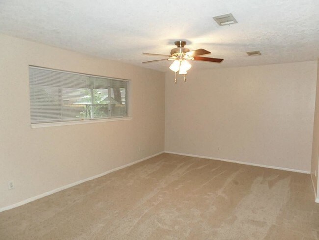 Building Photo - 8110 Amurwood Dr