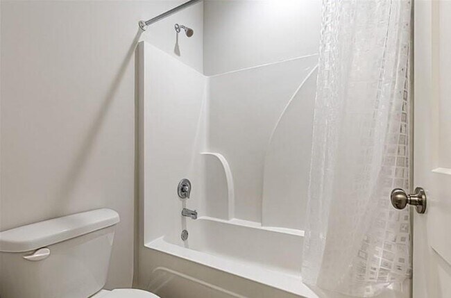 Building Photo - 1771 Stone Hedge Dr