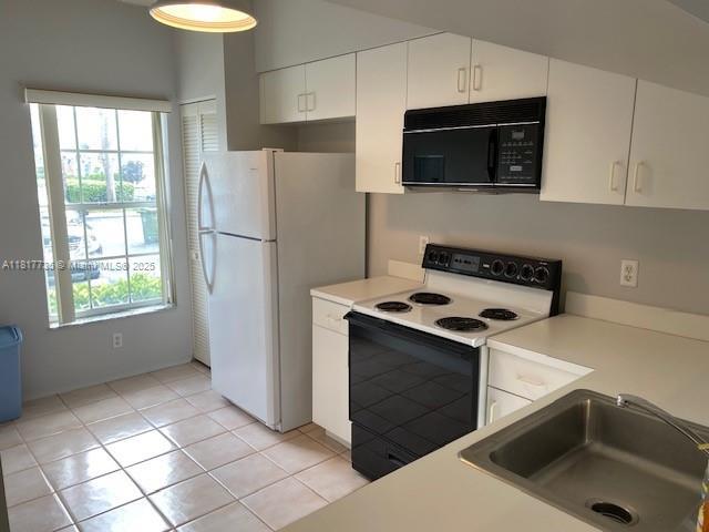 Building Photo - 16703 Hemingway Dr