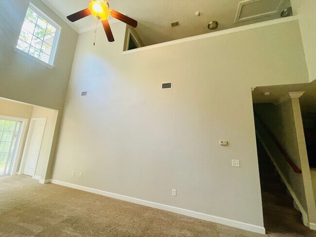 Building Photo - 3 Bedroom/2.5 Bath Townhome with garage in Wild Wing!