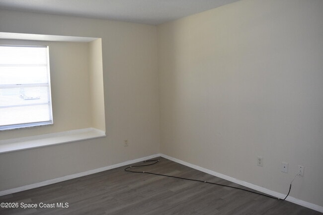 Building Photo - 3134 Edgewood Dr NE