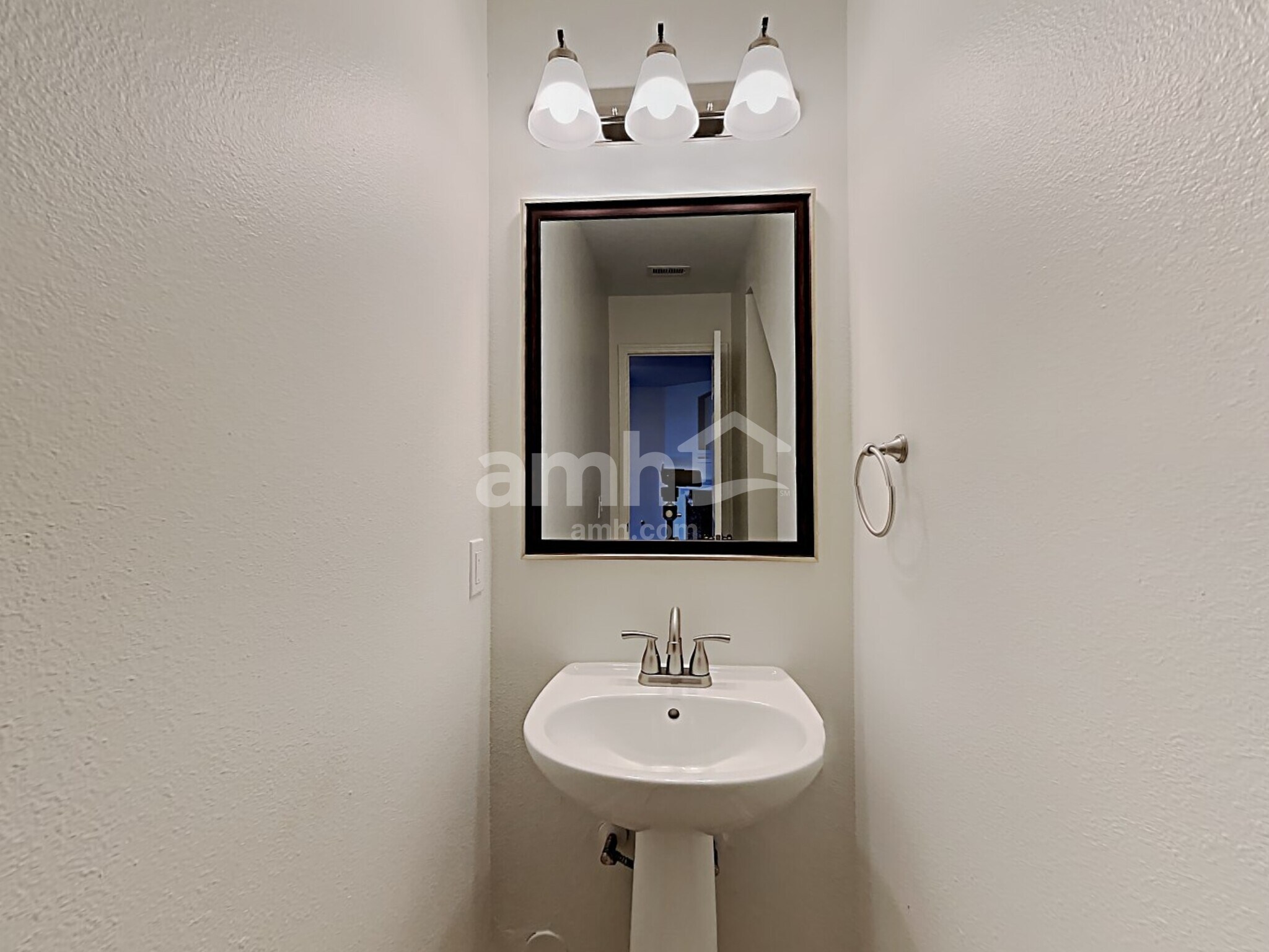 Building Photo - 2822 Woodspring Forest Dr