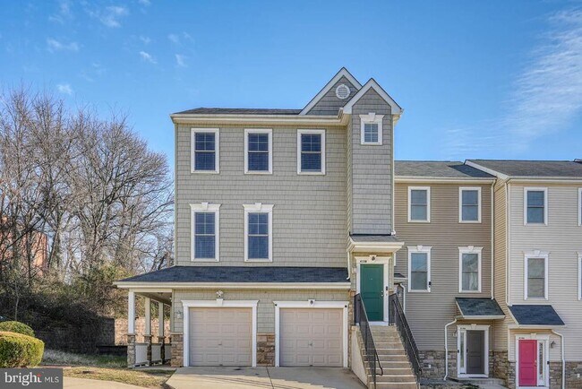 Building Photo - 412 Woodcrest Dr SE