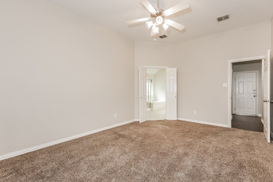 Building Photo - 1212 Fleetwood Cove Dr