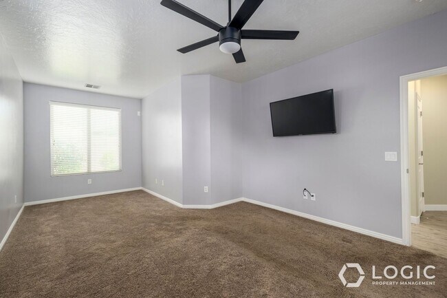 Building Photo - 2445 E White Horse Dr