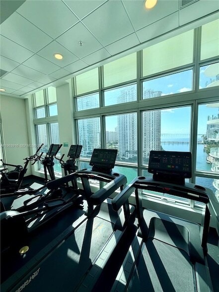Building Photo - 300 S Biscayne Blvd