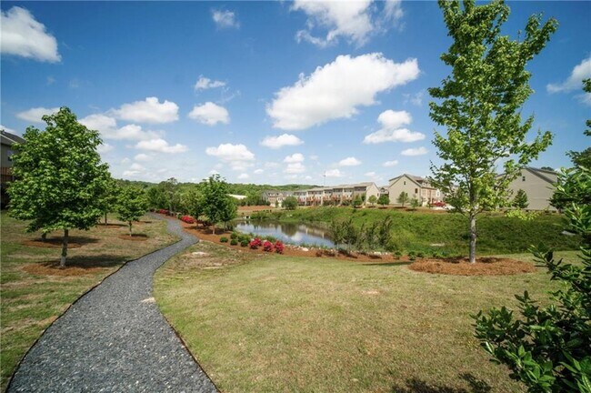 Building Photo - 1595 Ridgebrook Downs