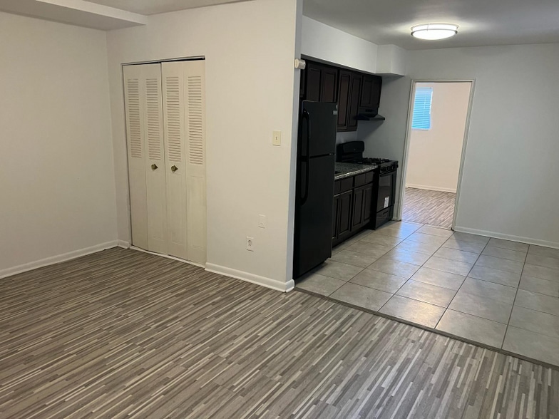 Building Photo - 50 W Broad St