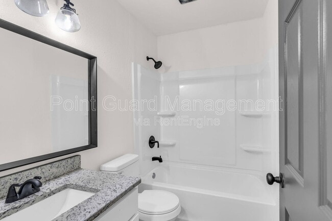 Building Photo - 955 Leroy St