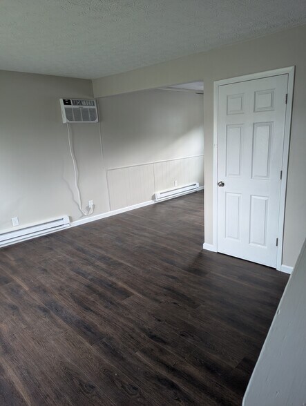 Living room - 751 S Broad St