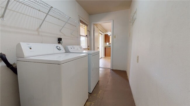 Building Photo - 1207 Lawyer St