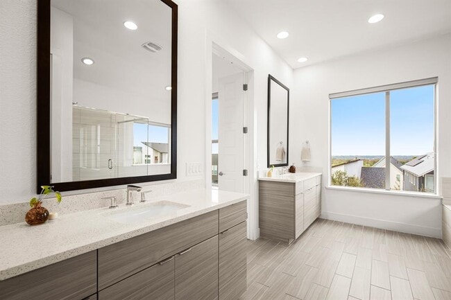 Building Photo - 6013 Florencia Ln