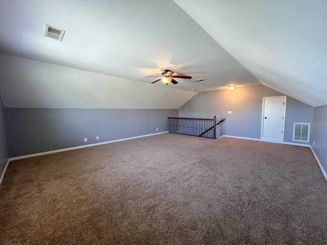 Building Photo - Gorgeous Single-Family--Fenced Backyard and Bonus Room!