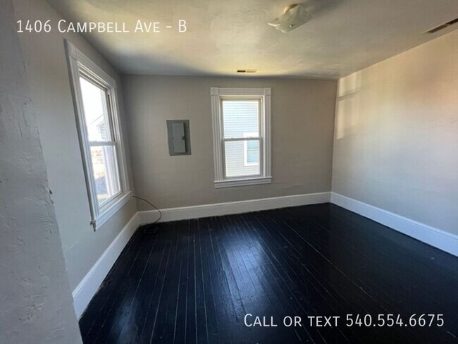 Building Photo - Spacious 1 Bedroom 1 Bath Apartment with B...