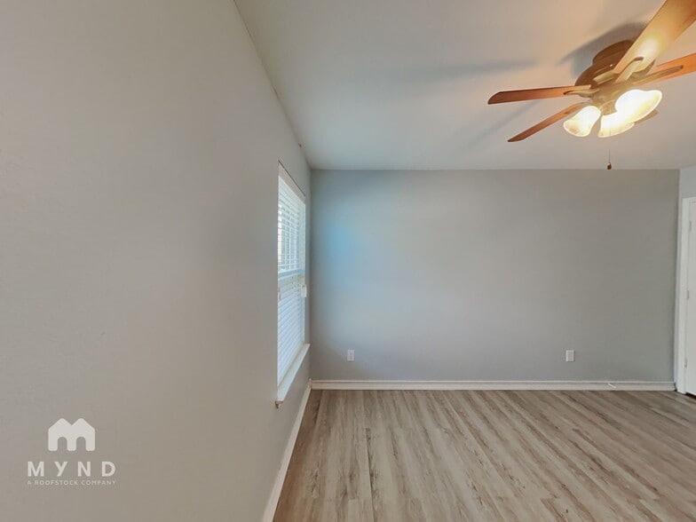 Building Photo - 286 Nandina Dr