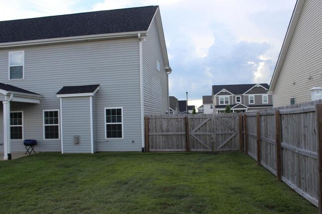 Building Photo - 648 Stonebriar Ave