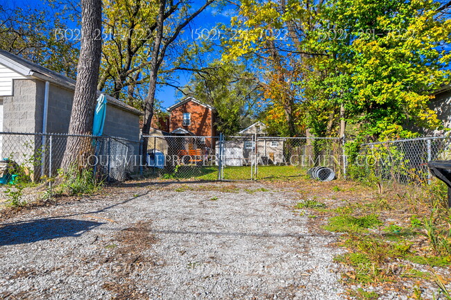 Building Photo - 1730 St Louis Ave