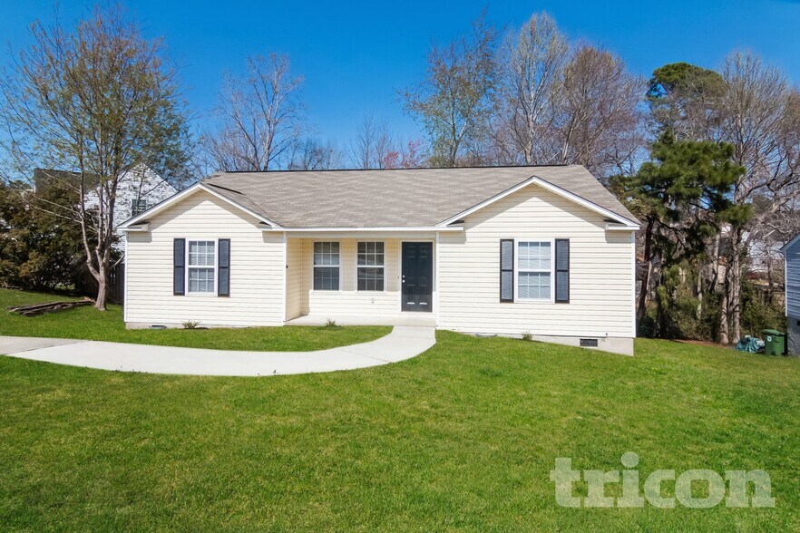 Building Photo - 201 Trowbridge Rd