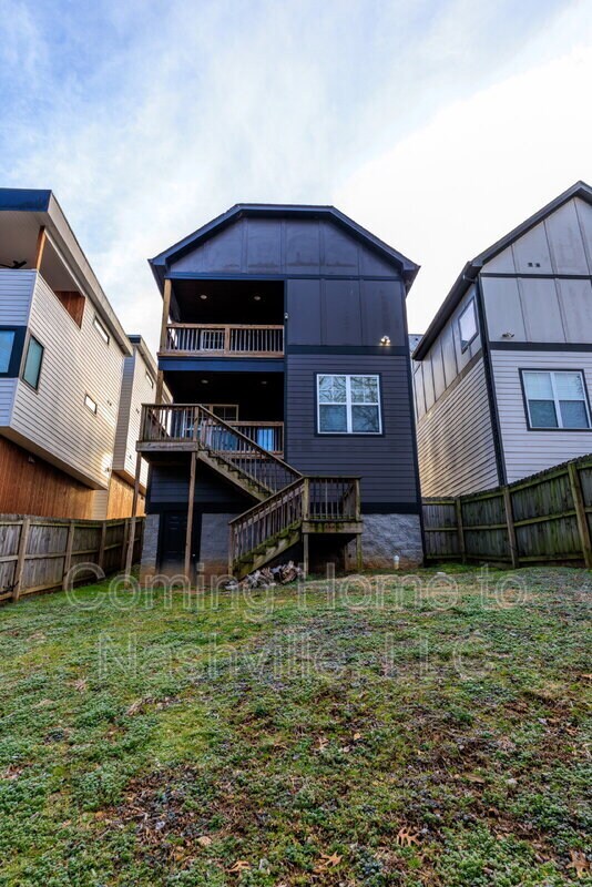 Building Photo - 2221 24th Ave N