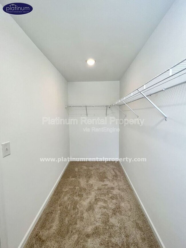Building Photo - 5770 Thornton Dr