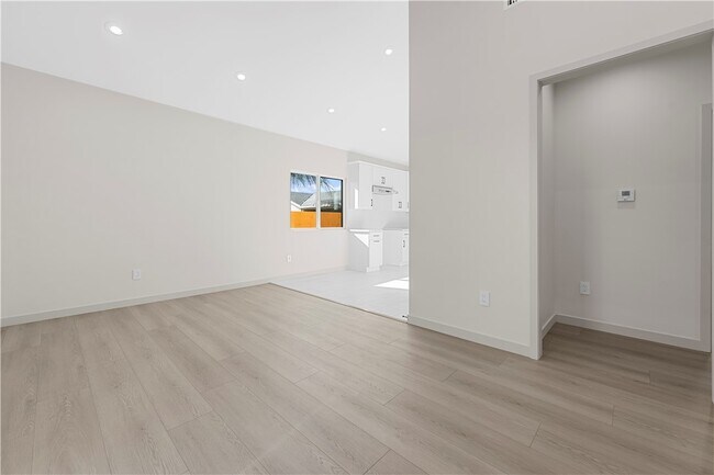 Building Photo - 13249 Kagel Canyon St