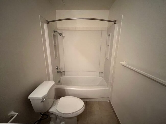 Building Photo - 2 Bedroom 1 Bathroom South Reno Condo