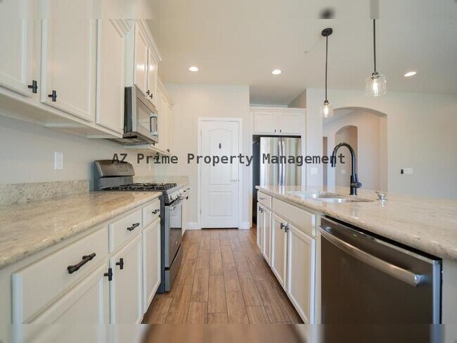 Building Photo - 9215 W Dreyfus Dr