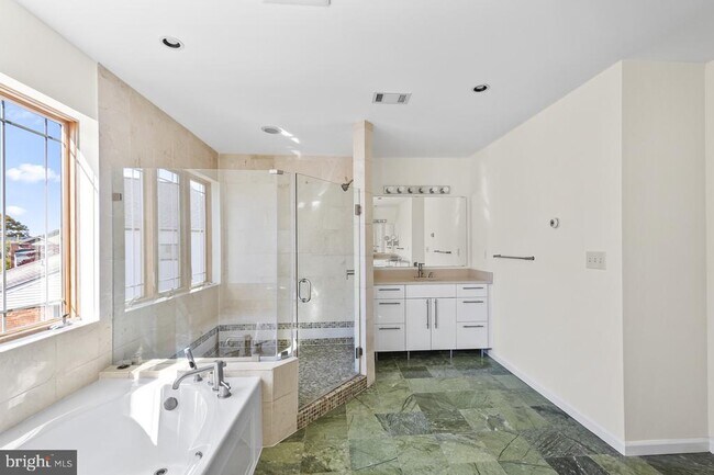 Building Photo - 10009 Sinnott Ct