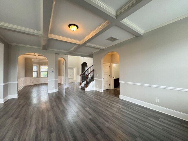 Building Photo - Beautiful 5 Bedroom Home with Massive Walk...