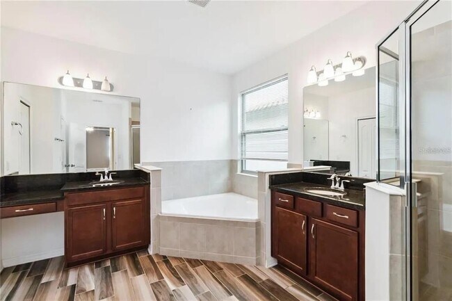 Building Photo - 10466 Siddington Dr