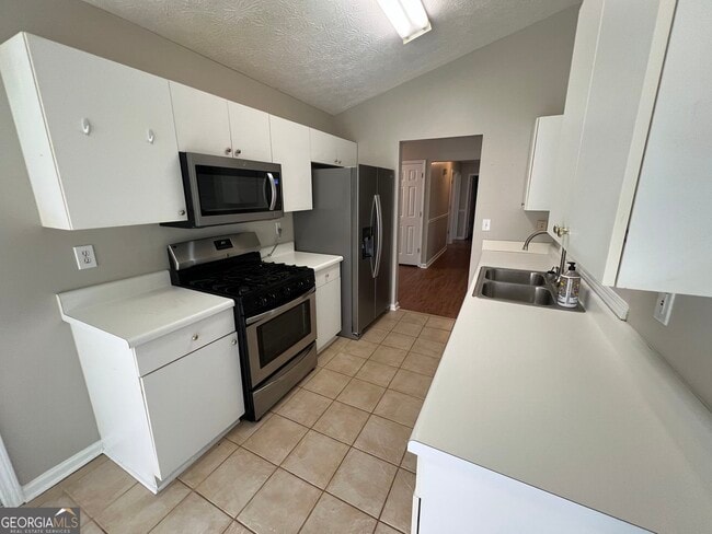 Building Photo - 3770 Oak Park Dr