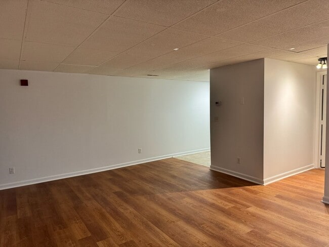 Building Photo - Downtown Milton Apartment