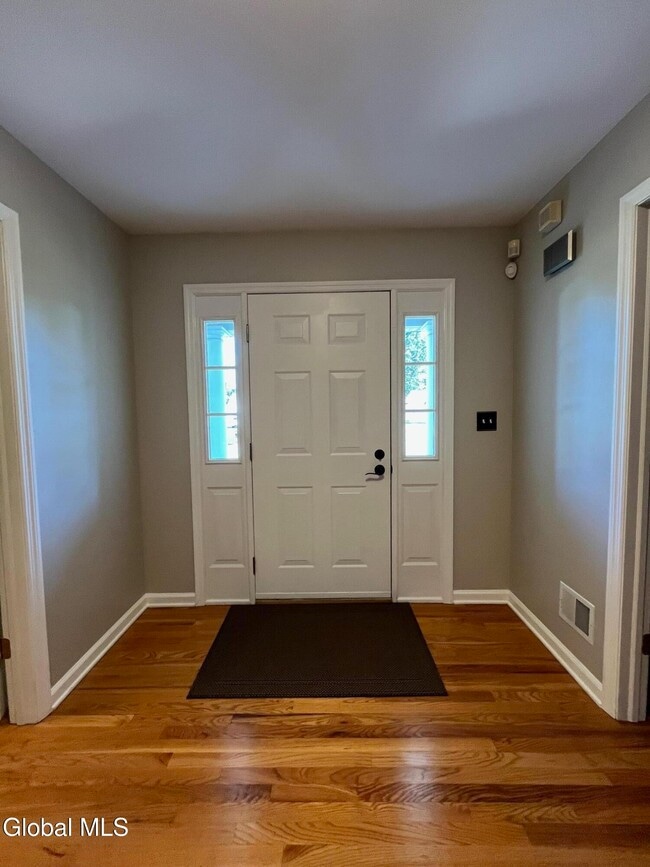 Building Photo - 14 Mallard Dr