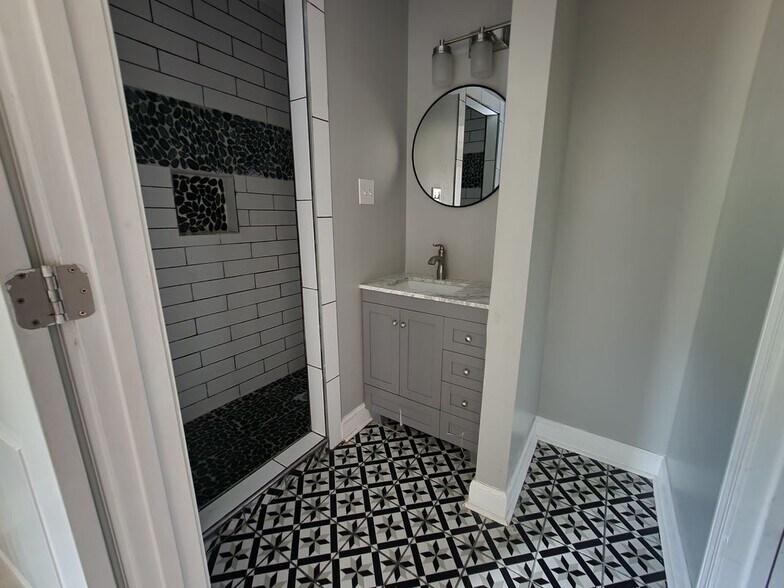 Building Photo - 2067 Blakewood Pl