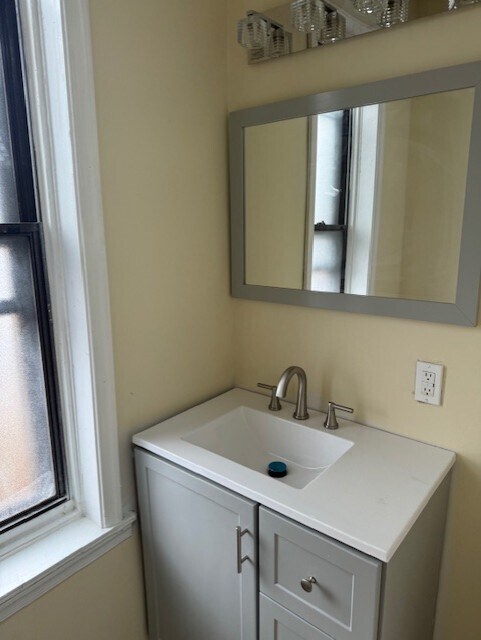 Building Photo - 5712 Arch St