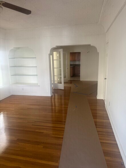 Entry Livingroom - 630 N Spaulding Ave
