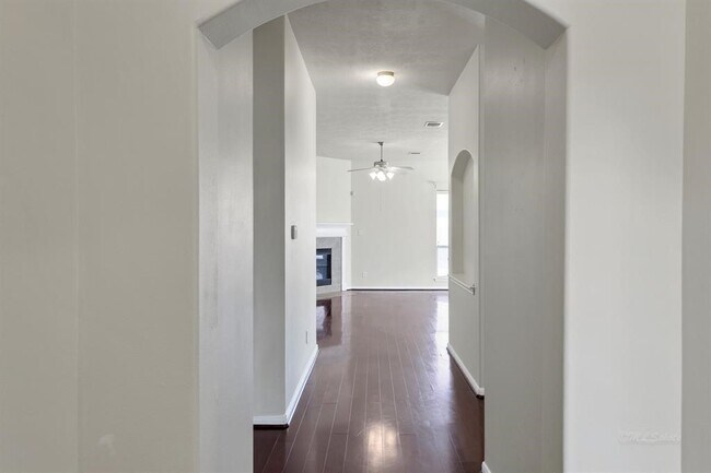 Building Photo - 19454 Plantation Cove Ln