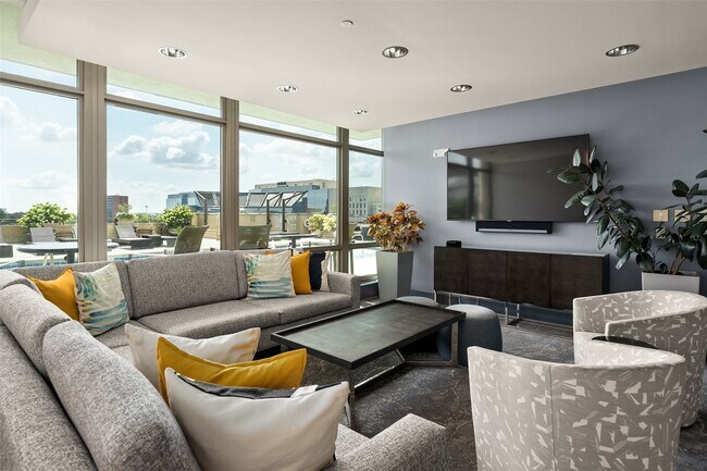 Building Photo - 4909 Laclede Ave