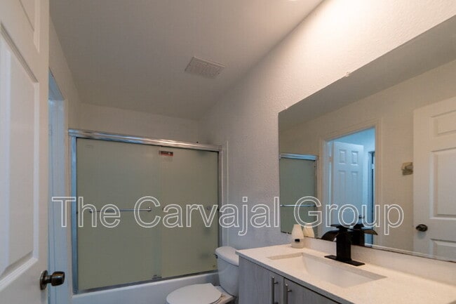 Building Photo - 3987 Versailles Dr