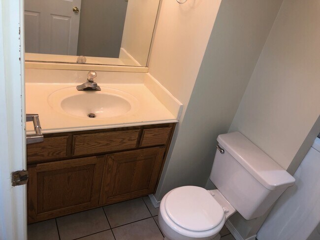 Building Photo - TS-Woodridge Duplex