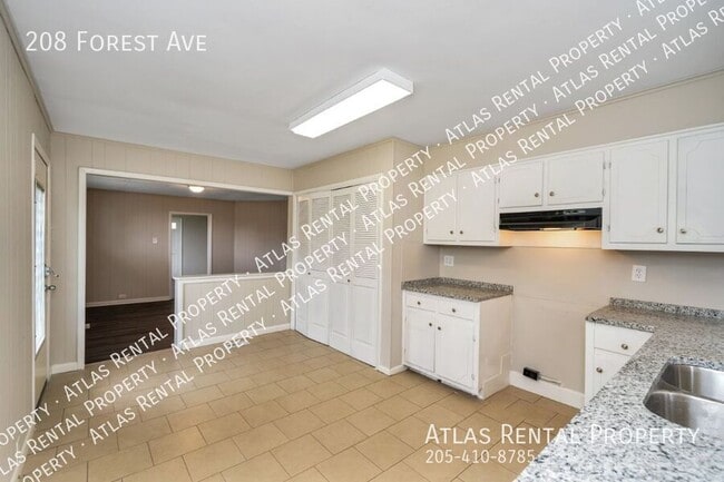 Building Photo - 208 Forest Ave