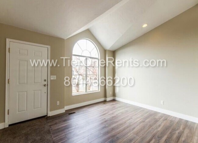 Building Photo - This property offers a NO DEPOSIT option a...
